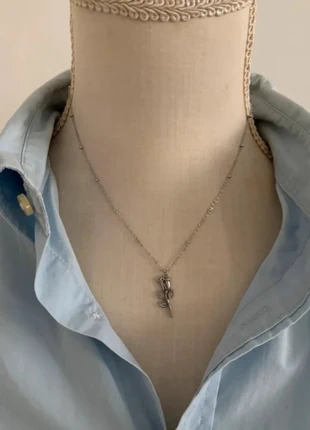 Collier Argenté en Acier inoxydable pendentif rose - Ajustable, zustand: Sehr gut, 8,00 €, 9,10 € beinhaltet Vinted-Käuferschutz Pro