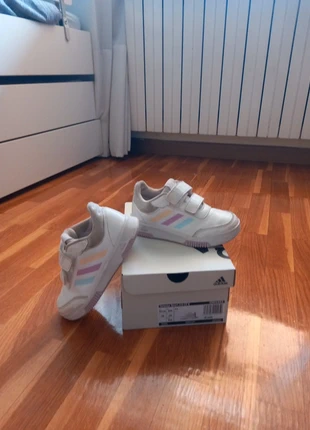 Deportiva talla28, merk: adidas, staat: Heel goed, maat: 28, € 10,00, € 11,20 inclusief Kopersbescherming