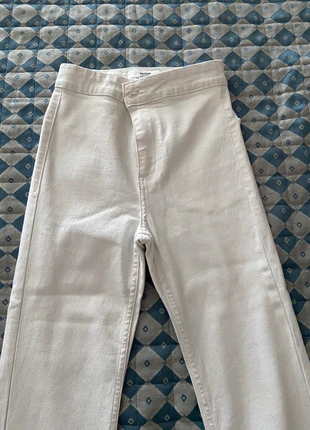 Jeans a zampa, brand: Bershka, condizioni: Ottime, taglia: XS / IT 38 / EU 34, €8.00, €9.10 include la Protezione acquisti