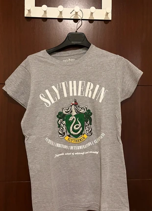 Slytherin tshirt Harry Potter cinza grey, marca: Harry Potter, estado: Novo sem etiquetas, tamanho: S, €6.00, €7.00 inclui Proteção do Comprador