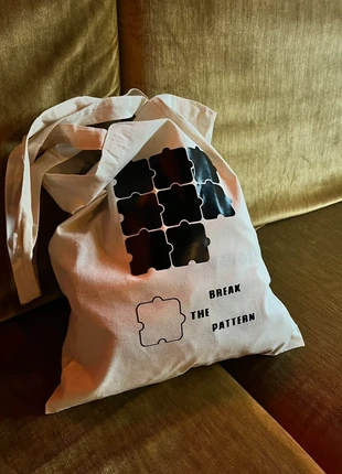 Break The Pattern Totebag, merk: Raidho, staat: Nieuw zonder prijskaartje, € 15,00, € 16,45 inclusief Kopersbescherming