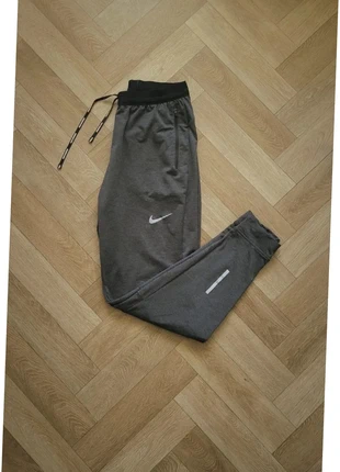 Bas Nike running Phenom gris - Taille M, marque: Nike, état: Très bon état, taille: M, 80,00 €, 84,70 € Protection acheteurs incluse
