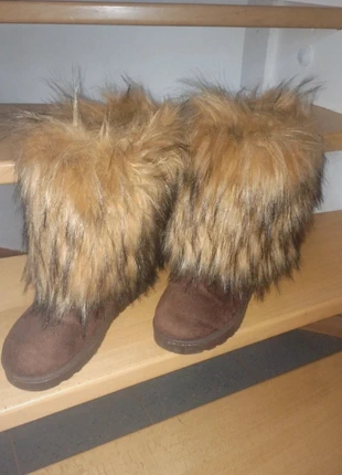 Bottes fourrure extérieur femme P37, marque: sans marque, état: Neuf sans étiquette, taille: 37, 10,00 €, 11,20 € Protection acheteurs incluse