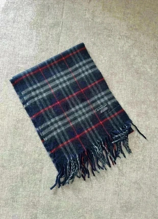 Écharpe Burberry bleu marine, marca: Burberry, estado: Muy bueno, 45,00 €, 47,95 € Protección al comprador Pro incluida