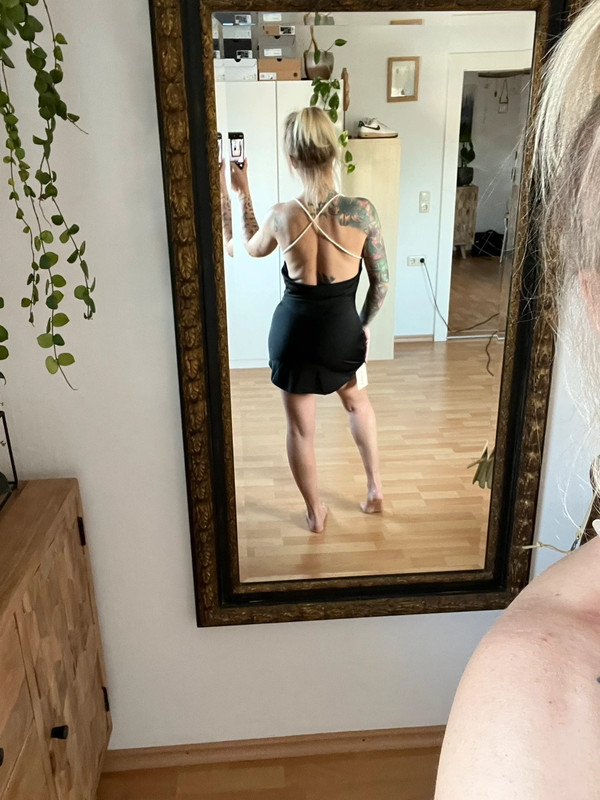 Sexy Kleid mit Perlen  1