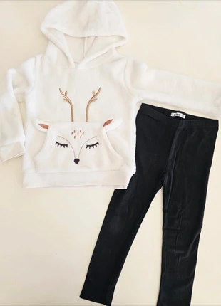 Pull Gemo 5 ans chaud polaire Renne de Noel à capuche + legging noir Gemo 5ans, marque: Gémo, état: Très bon état, taille: 5 ans / 110 cm, 12,00 €, 13,30 € Protection acheteurs incluse