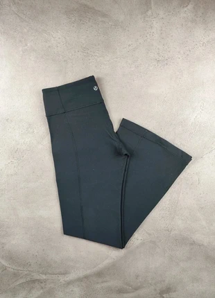 Legging a pattes d'éléphants / jambes larges Lululemon noir - Taille L femme, marca: Lululemon, estado: Muy bueno, tamaño: L / 40 / 12, 50,00 €, 53,20 € Protección al comprador Pro incluida