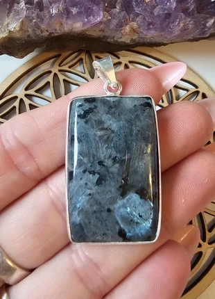Pendentif en larvikite, staat: Heel goed, € 14,00, € 15,40 inclusief Kopersbescherming Pro