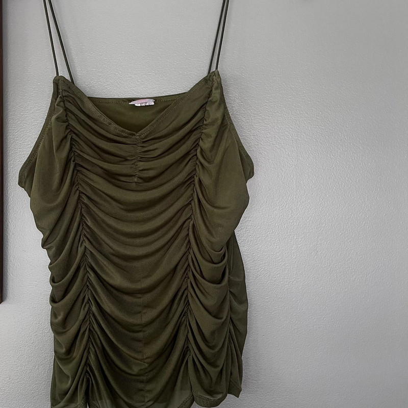 Green ruffled tank 1