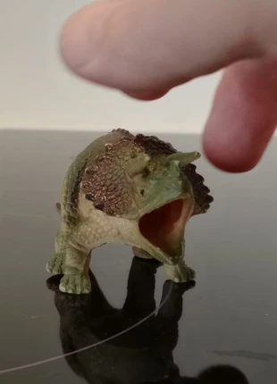 Vintage 1986 Triceratops figure collectible Made in Chin, marque: Collection, état: Très bon état, taille: Taille unique, 4,00 €, 4,90 € Protection acheteurs incluse