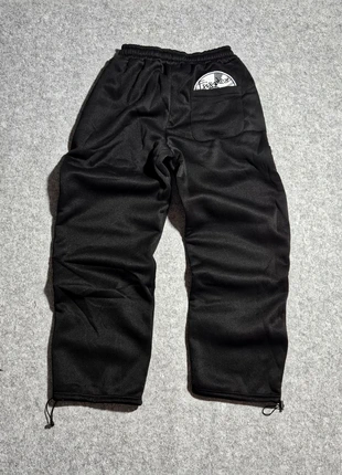 Jogging noir large, marke: y2k, zustand: Neu, größe: M, 30,00 €, 32,20 € inklusive Vinted-Käuferschutz