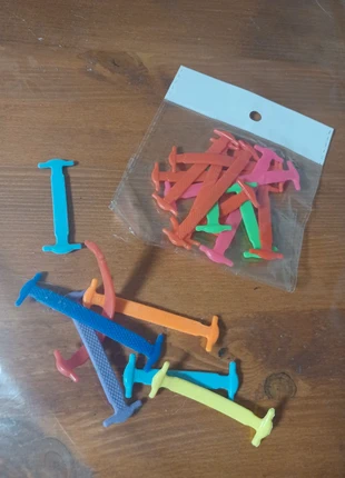 Fermagli di gomma per scarpe, marque: Colori, état: Très bon état, taille: 7 ans / 122 cm, 1,00 €, 1,75 € Protection acheteurs incluse