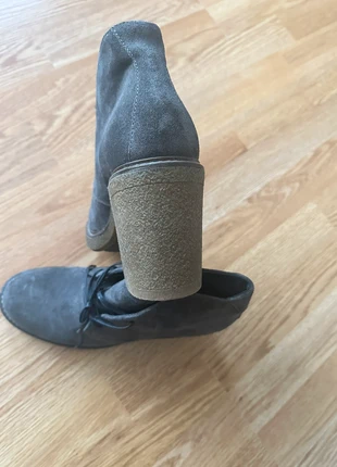 Pollini donkergrijs/leverkleurig hoge blokhak schoen., merk: Pollini, staat: Nieuw zonder prijskaartje, maat: 41, € 22,50, € 24,33 inclusief Kopersbescherming