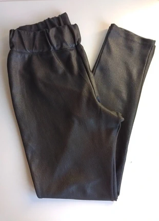 Leggins rockeros de diseño 🖤, marca: Local, estado: Muy bueno, tamaño: S / 36 / 8, 5,00 €, 5,95 € Protección al comprador incluida