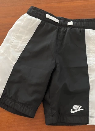 Short de bain Nike enfant, merk: Nike, staat: Heel goed, maat: 7 jaar / 122 cm, € 6,00, € 7,00 inclusief Kopersbescherming