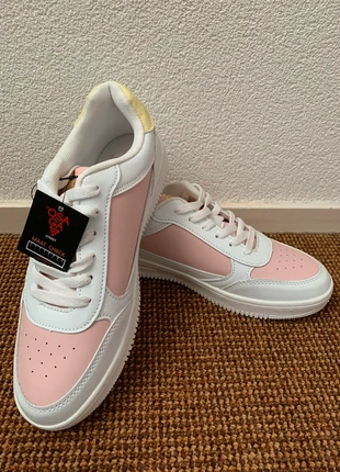 Sneakers osaga, marque: Osaga, état: Neuf avec étiquette, taille: 39, 15,00 €, 16,45 € Protection acheteurs incluse