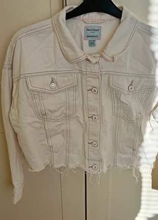 Size 18 Cropped Cream River Island Denim Jacket, brand: River Island, condition: Very good, size: XXXL / 46 / 18, €10.00, €11.20 includes Buyer Protection