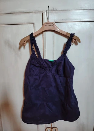 Blusa Benetton viola nuova con Spalline con rouches bellissima, merk: United Colors of Benetton, staat: Nieuw zonder prijskaartje, maat: S / 36 / 8, € 12,00, € 13,30 inclusief Kopersbescherming