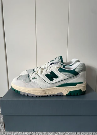 NB 550 blanc/vert, marca: New Balance, estado: Novo com etiquetas, tamanho: 42,5, €90.00, €95.20 inclui Proteção do Comprador