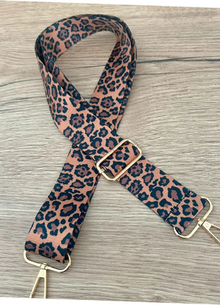 Sangle sac léopard boucle dorée, marque: La Boutique, état: Très bon état, taille: Ajustable, 5,00 €, 5,95 € Protection acheteurs incluse