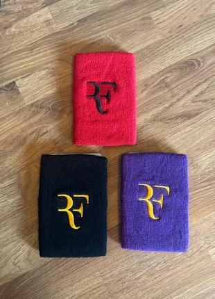 Poignet de tennis - Roger Federer - neuf., marke: Roger Federer, zustand: Neu, mit Etikett, größe: Universal, 24,99 €, 26,94 € beinhaltet Vinted-Käuferschutz Pro