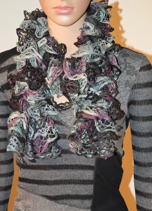 Echarpe froufrou bleu & violette, staat: Nieuw zonder prijskaartje, € 8,00, € 9,10 inclusief Kopersbescherming