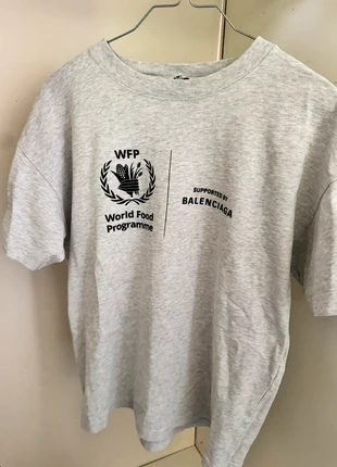Tee shirt balenciaga, brand: Balenciaga, condition: Very good, size: XS / 34 / 6, €100.00, €105.70 includes Buyer Protection