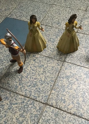 figurines château Plastoy princesses magicien chevaliers indien + 1 fauconnier ( sans faucon), brand: Plastoy, condizioni: Discrete, taglia: Taglia unica, €10.00, €11.20 include la Protezione acquisti