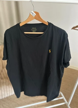 Teeshirt Ralph Lauren noir et doré, brand: Ralph Lauren, condition: Good, size: XL, €10.00, €11.20 includes Buyer Protection