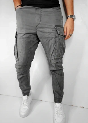 Pantalon cargo gris grande poche H&M T.XS, marque: H&M, état: Très bon état, taille: XS, 15,00 €, 16,45 € Protection acheteurs (Pro) incluse