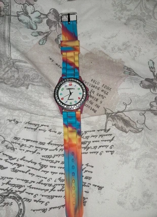 Analogue watch, brand: Geneva, condition: Very good, size: 39–42 mm, €2.00, €2.80 includes Buyer Protection
