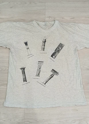 Maglia Bianca con Stampa Colonne Classiche, merk: no brand, staat: Heel goed, maat: Universeel, € 2,45, € 3,27 inclusief Kopersbescherming