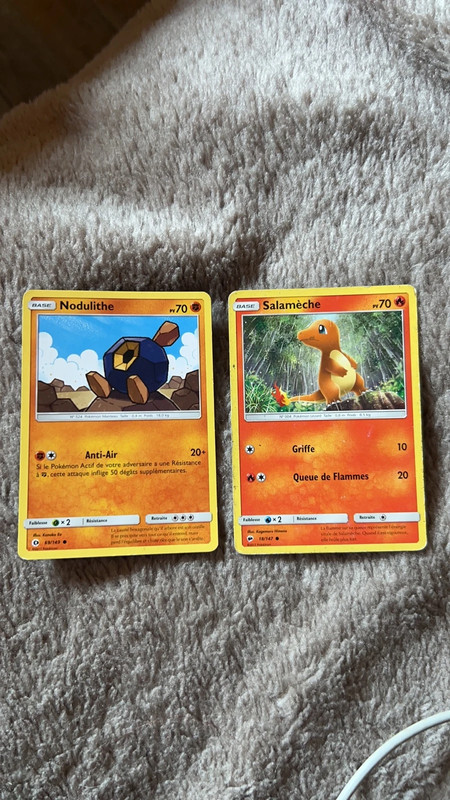 Lot 2 cartes Pokémon salameche et nodulithe