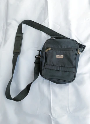 Borsello Nero Unisex con Tracolla 4 Tasche Esterne + Scomparti Interni 21x19 cm, Y2K Streetwear, marque: Ghepard, état: Très bon état, 8,50 €, 9,63 € Protection acheteurs incluse