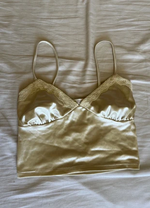 Satin top, marca: Pull & Bear, estado: Muy bueno, tamaño: XXS / 32 / 4, 7,00 €, 8,05 € Protección al comprador incluida