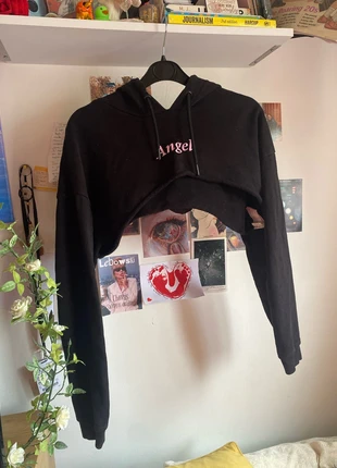 Cropped black jumper graphic angel, brand: Bershka, condition: Very good, size: M / 38 / 10, €3.00, €3.85 includes Buyer Protection