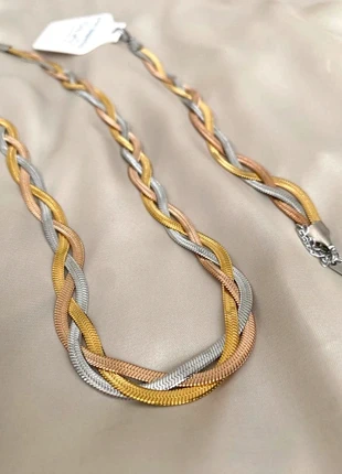 Meerdere kleuren ketting en armband setje zeer mooi, staat: Nieuw met prijskaartje, € 12,00, € 13,30 inclusief Kopersbescherming Pro