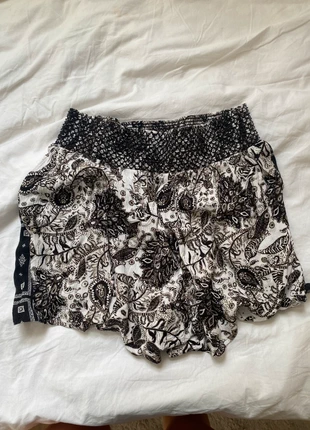 Black and White Patterned Shorts, brand: Lily Loves, condition: Very good, size: S / 8, £3.50, £4.38 includes Buyer Protection
