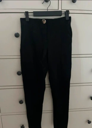 Pantalon legging zwart, merk: Zara, staat: Heel goed, maat: S / 36 / 8, € 2,50, € 3,33 inclusief Kopersbescherming