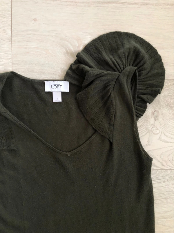 Loft Olive Flutter Sleeve V-Neck Knit Sweater Top 4