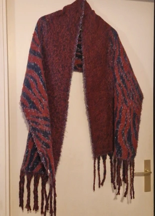 Grande écharpe épaisse à franges, marque: Grain de Malice, état: Neuf sans étiquette, 8,00 €, 9,10 € Protection acheteurs incluse