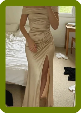 Robe longue satinée champagne épaules dénudées 🍾, marque: Glamour, état: Très bon état, taille: S / 36 / 8, 49,99 €, 53,19 € Protection acheteurs incluse