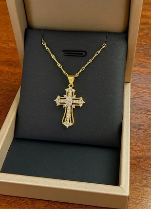Chaine pendentif Croix dorée scintillante – Élégance & Foi (Croix 16), marke: Croix, zustand: Sehr gut, 8,97 €, 10,12 € inklusive Vinted-Käuferschutz