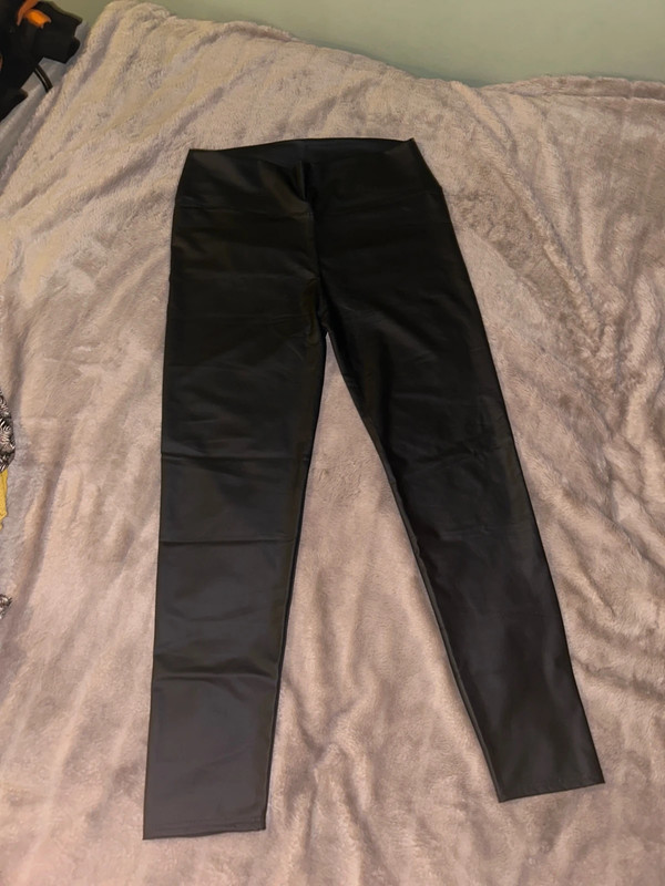 Pantalon similicuir très léger 1