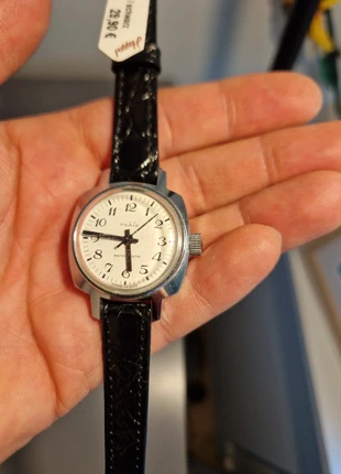 Vintage Ruhla Antimagnetic horloge – Elektronisch model met nieuwe band, merk: MODEL, staat: Goed, maat: Tot 30 mm, € 25,00, € 26,95 inclusief Kopersbescherming