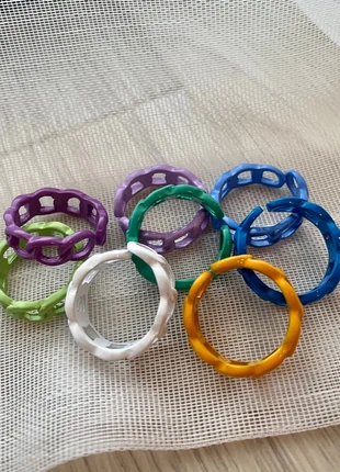 8 colorful rings, staat: Nieuw zonder prijskaartje, maat: 44.3 mm / 14.1 mm Ø, € 3,00, € 3,85 inclusief Kopersbescherming