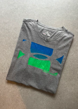 T-shirt under armour imprimer couple lache taille M, marke: Under Armour, zustand: Sehr gut, größe: M, 8,00 €, 9,10 € beinhaltet Vinted-Käuferschutz Pro