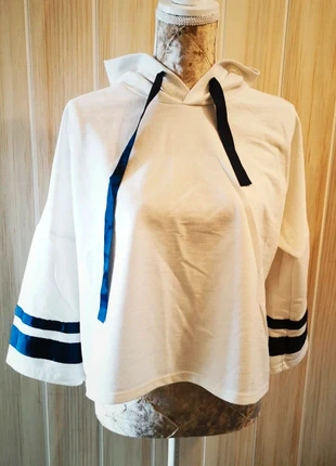 Sweat fin court oversize blanc M/38, marca: autre, estado: Muy bueno, tamaño: M / 38 / 10, 8,00 €, 9,10 € Protección al comprador incluida