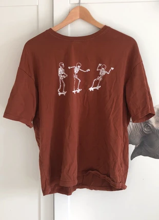 Bruin shirt van Shein, marca: Shein, estado: Bueno, tamaño: S / 36 / 8, 5,00 €, 5,95 € Protección al comprador incluida