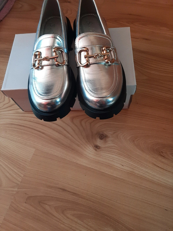 Buty damskie w kolorze srebrnym | Vinted